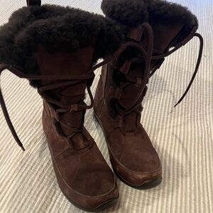 Brown Lace-up North face winter boots - size 11